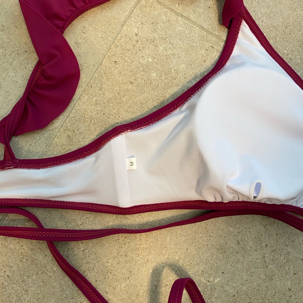 Bikini - Picture 3 of 5